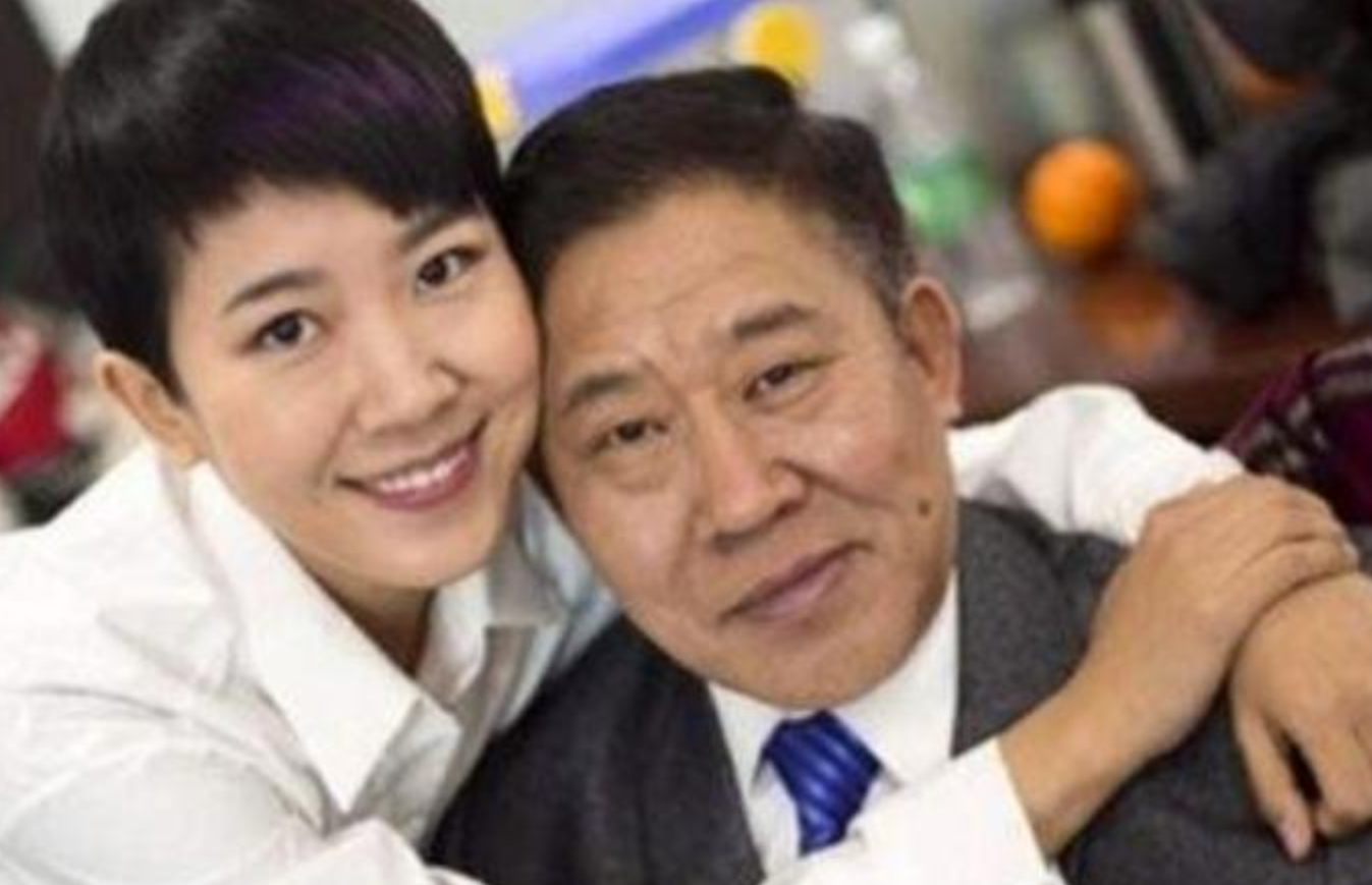 杜旭东：演反派都不用化妆，嘴一歪眼一蔑，观