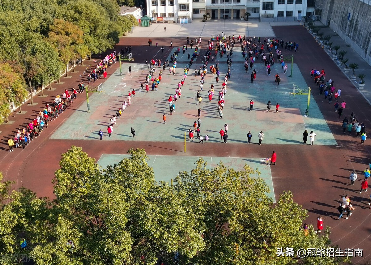 成都指南针职业技术学校（成都普高生成绩不好转去中职怎么样）