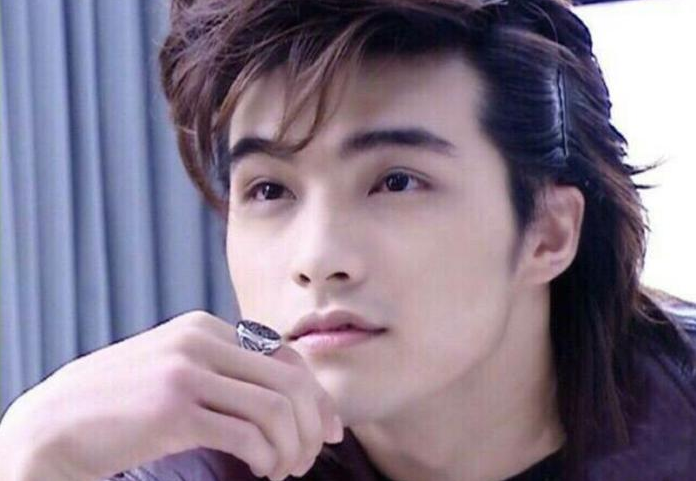 盘点娱乐圈当过老师的八位明星，有人当过小学老师，有人教过体育