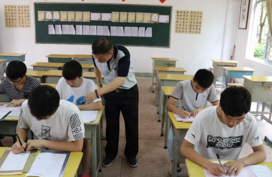 高考出现“神仙卷面”，字迹工整如印刷，阅卷老师看后不忍扣分