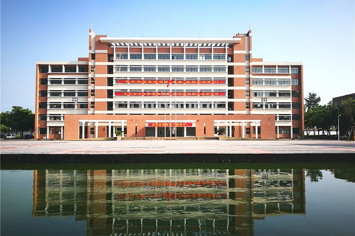 广西柳州好高中，2020高考成绩喜人，柳铁一中包揽全市理科前二强