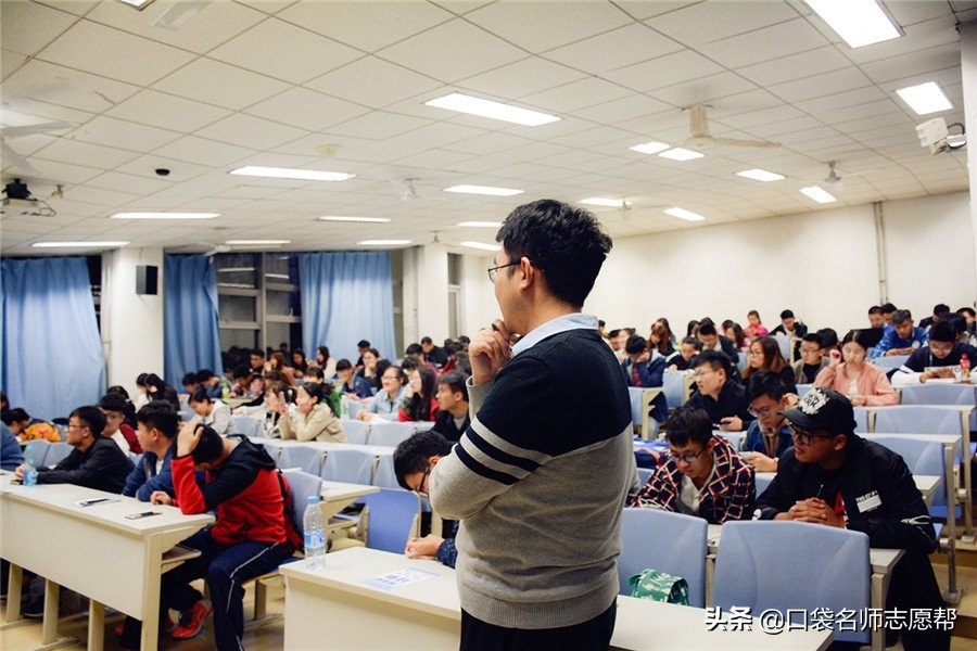 关于大学的6大谣言：逃课挂科打游戏，大学生活不是这样过的