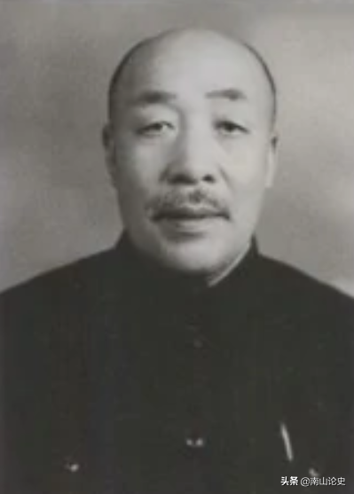 论李天骥的实战能力，抗战时参加过武士队，乃我国10大武术名师