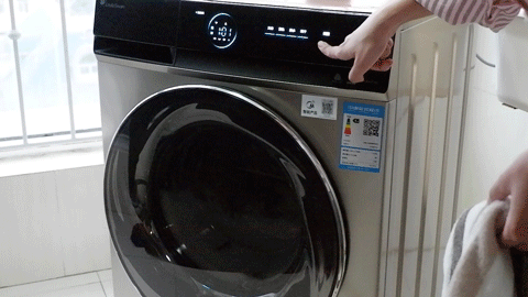 亿万气泡超强去污技术，小天鹅超微净泡水魔方洗烘一体洗衣机体验