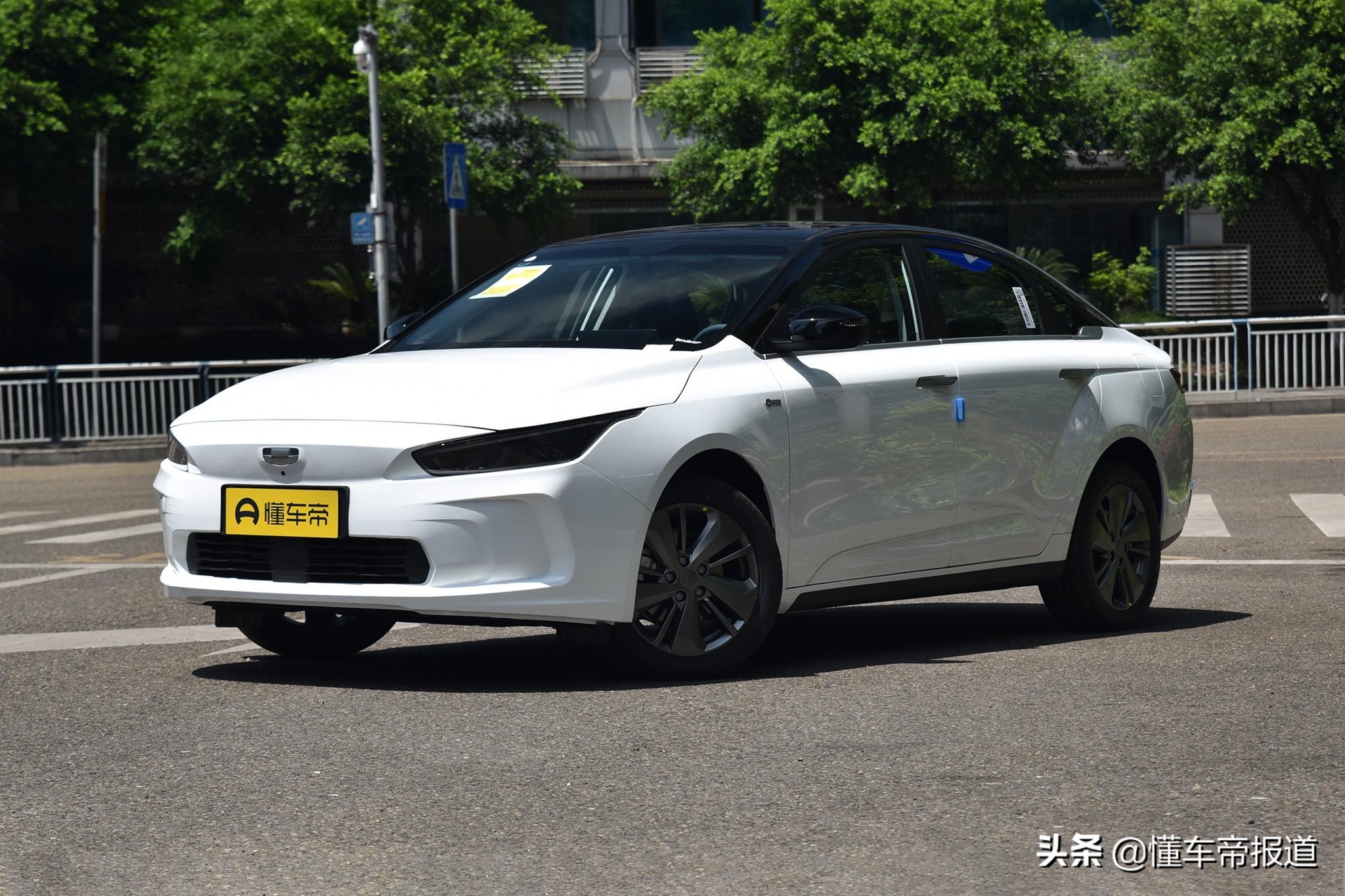 新车 </p><p>　　 续航600公里，售价14.87万元，吉利几何A Pro A600亚运版上市