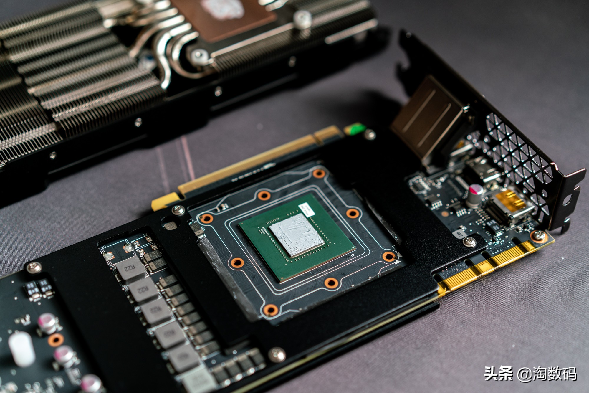 头铁入手￥1799的GTX1080显卡，先拆再测保平安，还一年保修