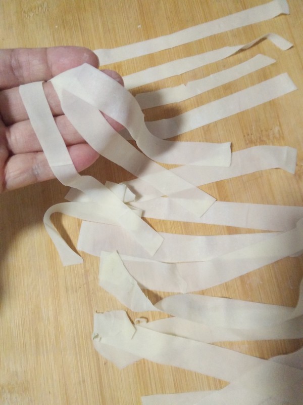 抄手皮可以做什么美食（简单易上手的鲜美抄手皮肉末面）