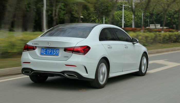 奔驰A级/宝马1系/奥迪A3，谁是年轻人的第一辆豪车？