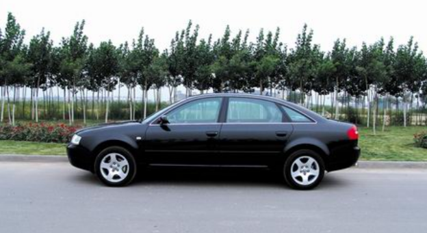 奥迪A6 1.8T豪华动感型轿车