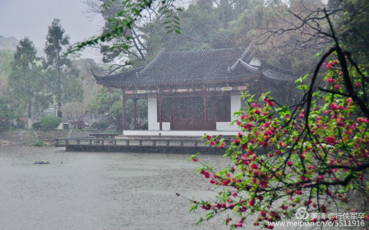 莫愁湖——粉黛江山，留得半湖烟雨；王侯事业，都如一局棋枰