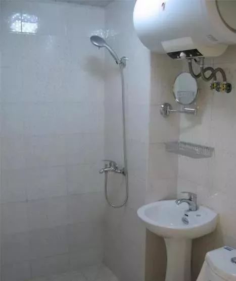 “热水器”只用不洗，比马桶还脏？教你一招，不花钱，干净又除垢
