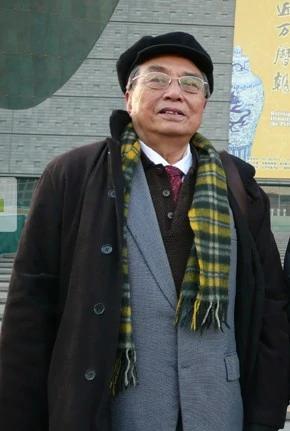 他是毛泽东标准像守护神，天安门、人民币上的毛泽东像都由他制作