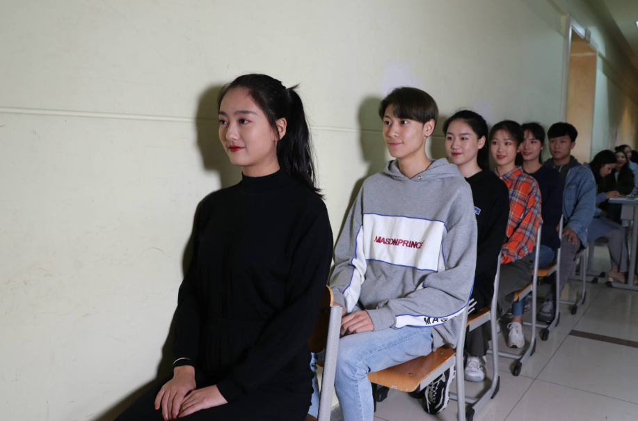 大学“烧钱”的三个专业，含金量低、就业难，普通家庭尽量避开