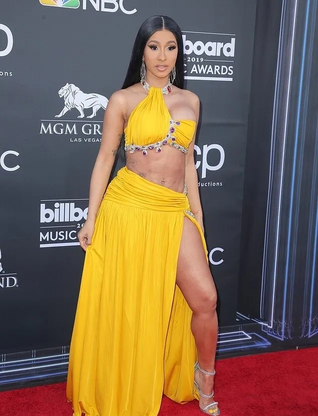 世界顶级女rapper（卡老虎的舞娘生涯）