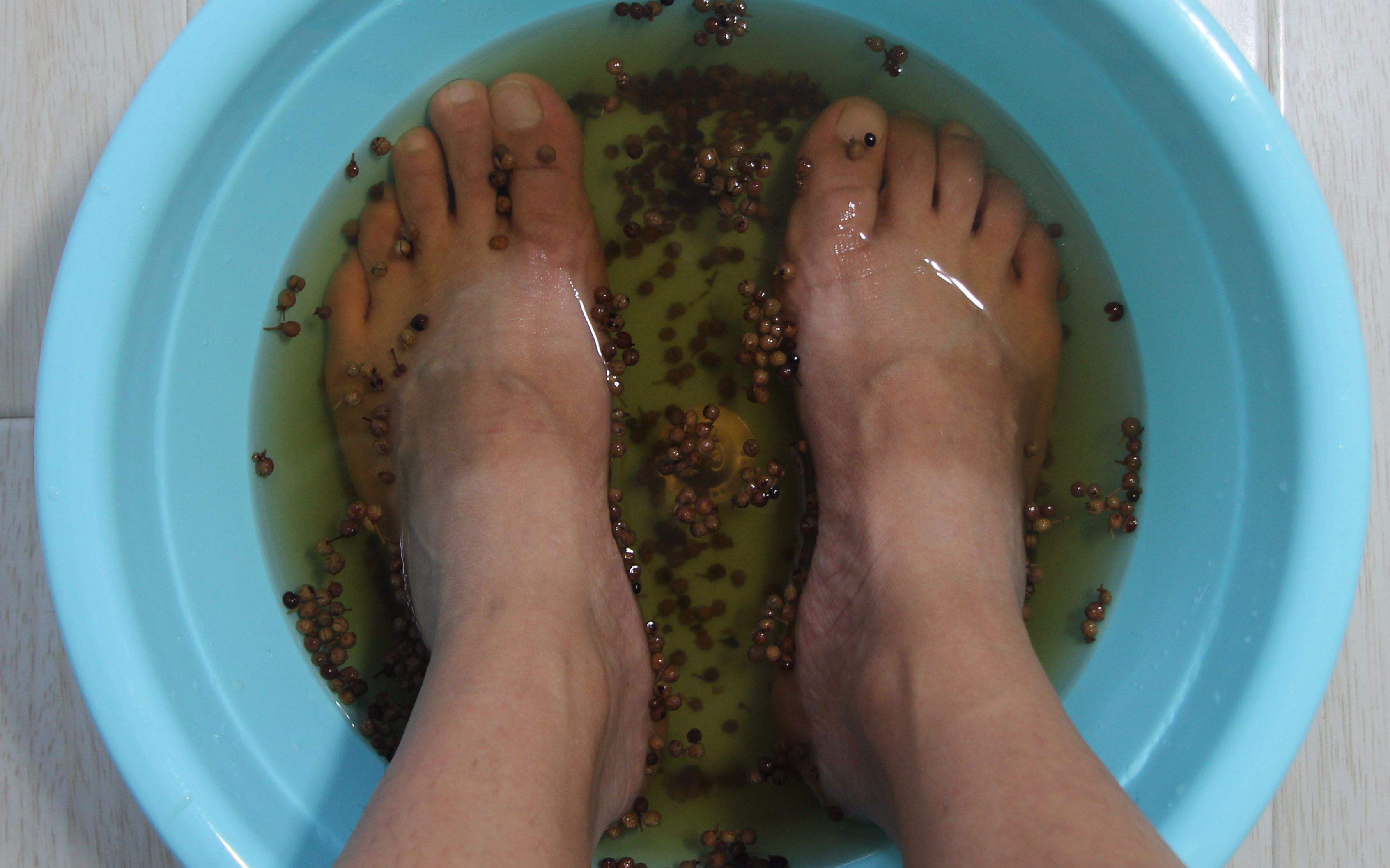 "天天洗脚,胜过吃药",泡脚有这4大好处,每天坚持,对身体好