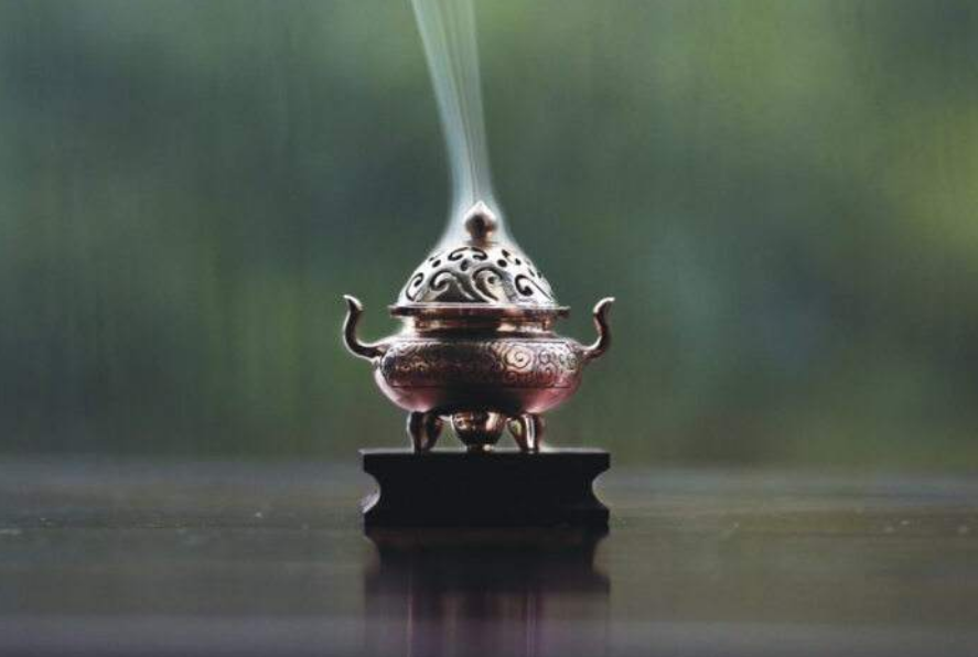 李清照“人比黄花瘦”中“黄花”何意？和“黄花菜都凉了”有关吗