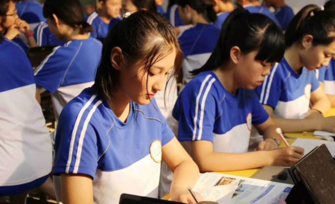 2021高考没考好不允许“复读”？官方回应来了，家长总算放心了