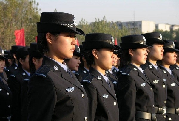 警校共有3档，第一档考上就是金饭碗，专科生也吃香