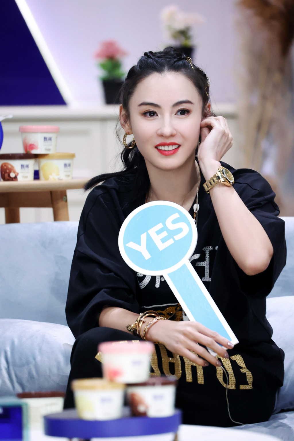 被张柏芝的花样编发美翻,简单时髦好上手,清爽减龄好适合夏天