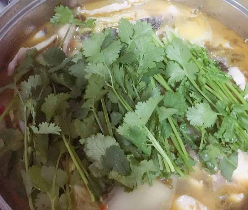 酸菜鱼怎么做好吃？最简单的方法做出和饭店相媲美的酸菜鱼