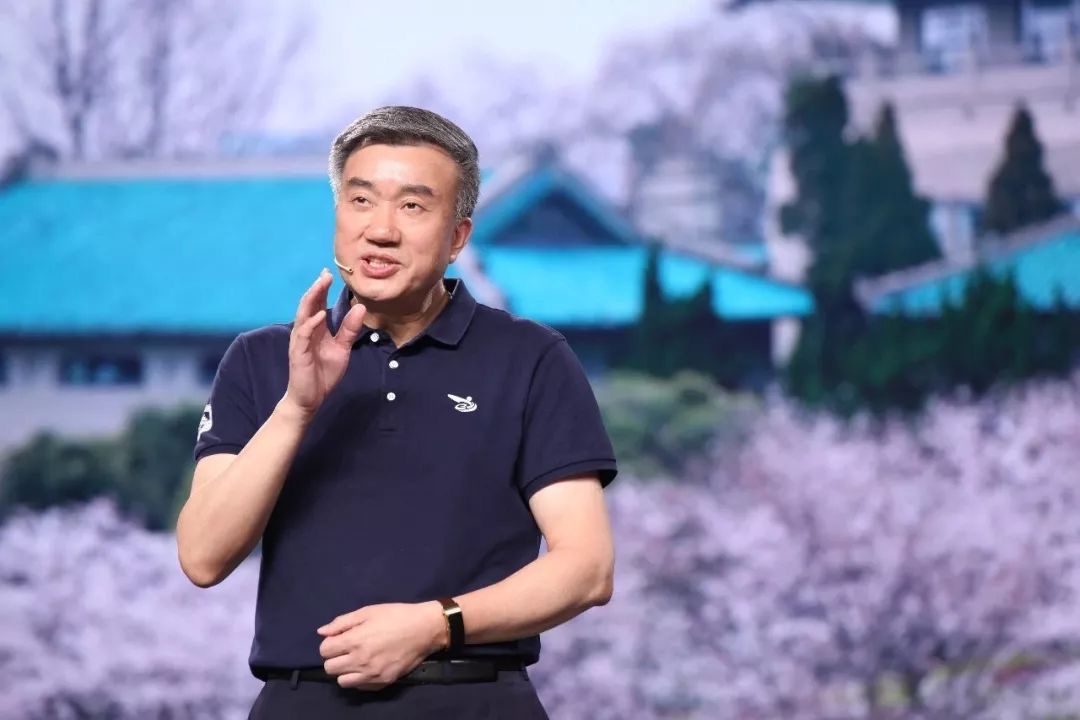 每天10公里！武汉大学副校长坚持跑步40年：我最佩服自己的是坚持