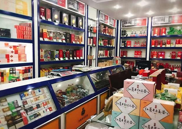 顾客屈指可数,烟酒店为何还在增加?老板透露:日盈利破万