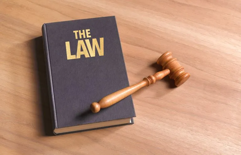 律政访谈｜八申七中：非传统商业律师的T3之路