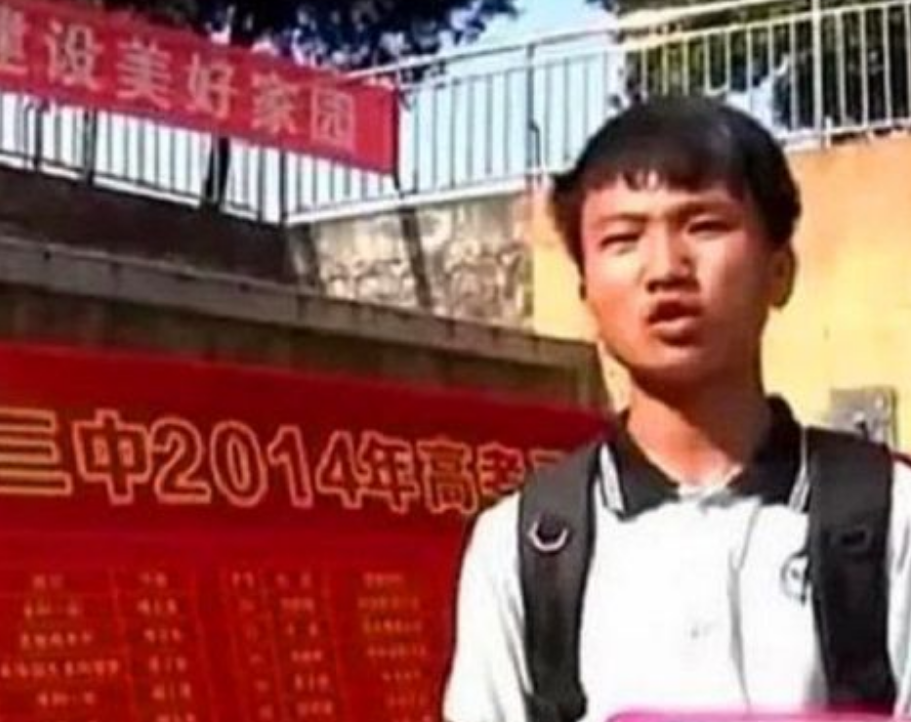 寒门难出贵子？湖南男孩674分上清华，采访中痛哭，父亲不容易