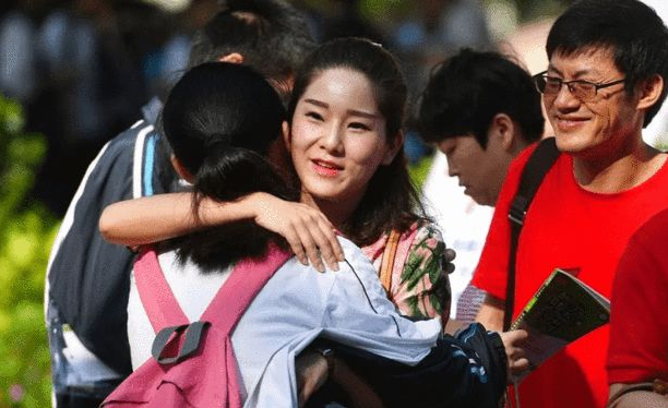 多地高校发布通知，上大学可免学费还有补助，有想法的学生可留意