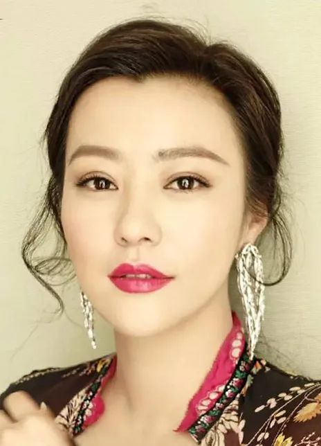 刘嘉玲八字奶 郝蕾八字奶 - 时代开运网