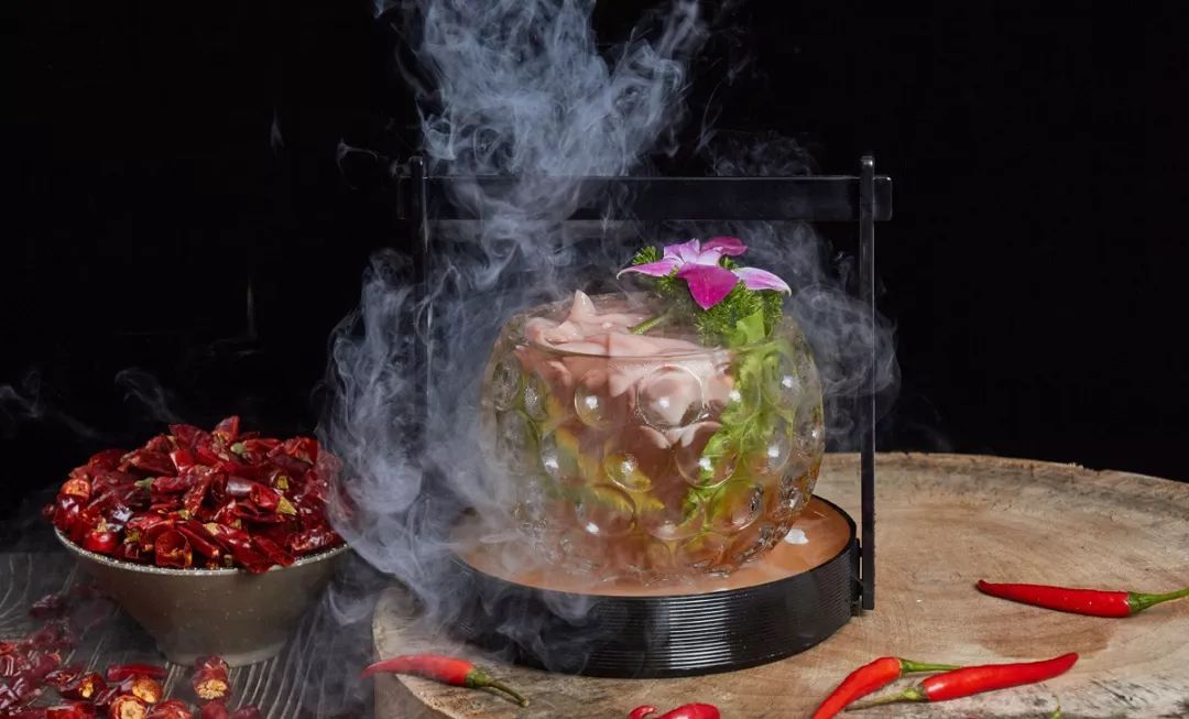 巴蜀人认可的成都川西坝子火锅~特惠活动来袭！7荤6素4人仅88元！