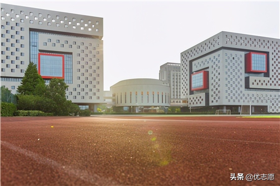 武汉大学本科生就业流向波动分析