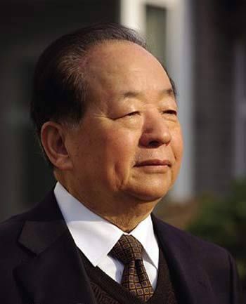 他12岁参军，官至副国级，为官清廉，子女无一人从政，个个出息
