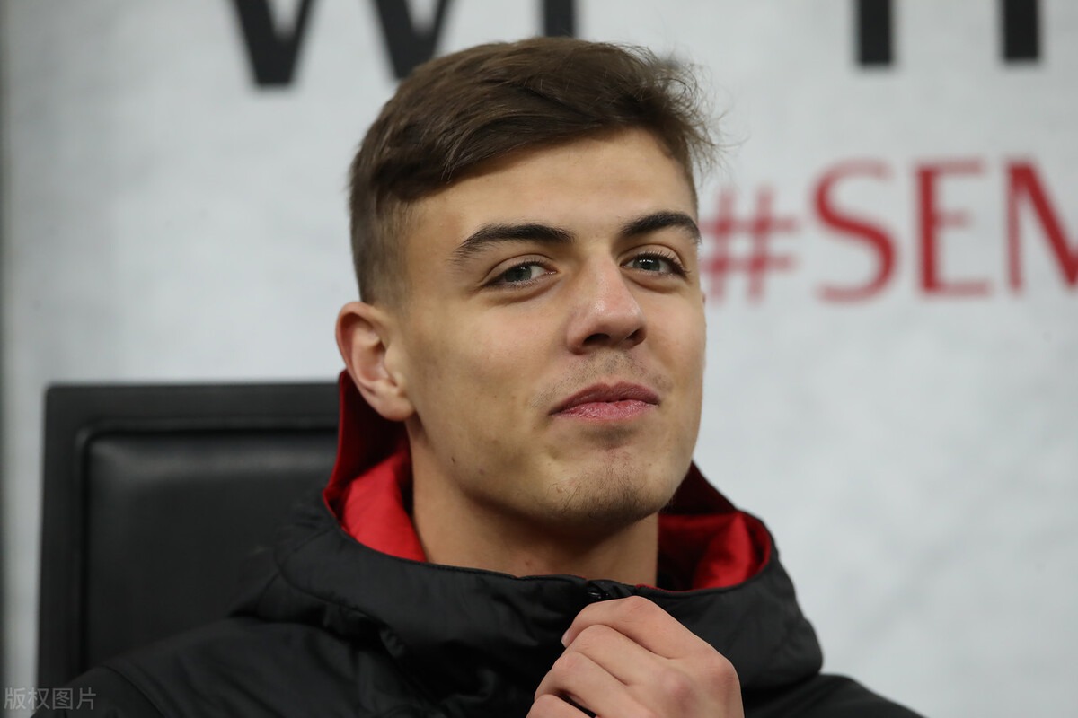 盘点足球场上那些帅气的球员(盘点足球场上那些帅气的球员叫什么)