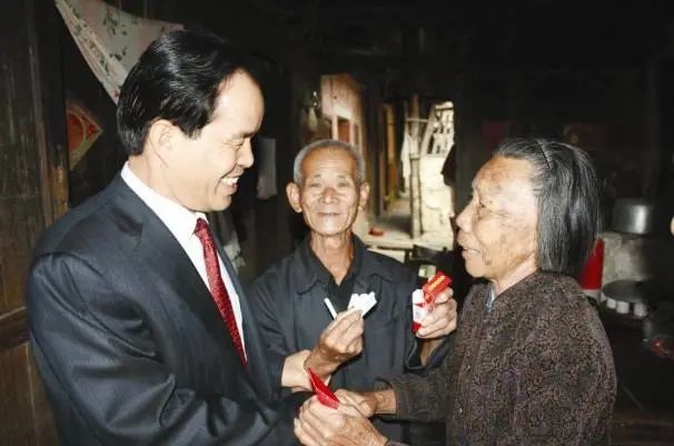 硬核闽商！华人大慈善家，被媒体称为“厦门首善”的慈善布道者