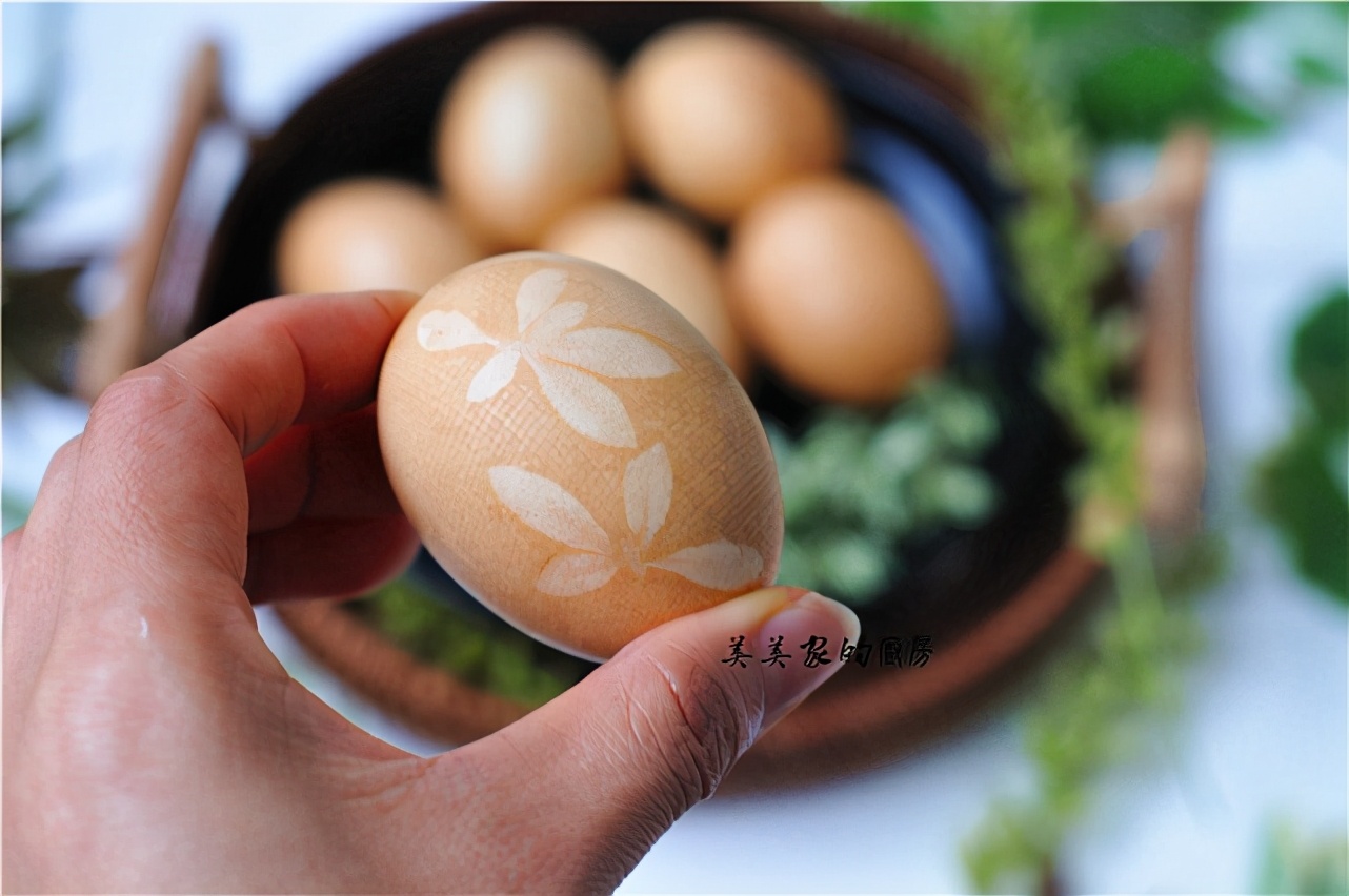 比水煮蛋入味，比茶叶蛋健康，煮一锅“立夏蛋”，好吃又好看