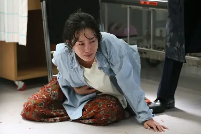 《釜山行》导演的新作，这部爆炸性的高得分剧《诽谤法》令人吃惊。