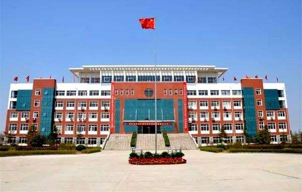 光山二高今年高考成绩的暗淡，其实早在几年前就埋下了伏笔