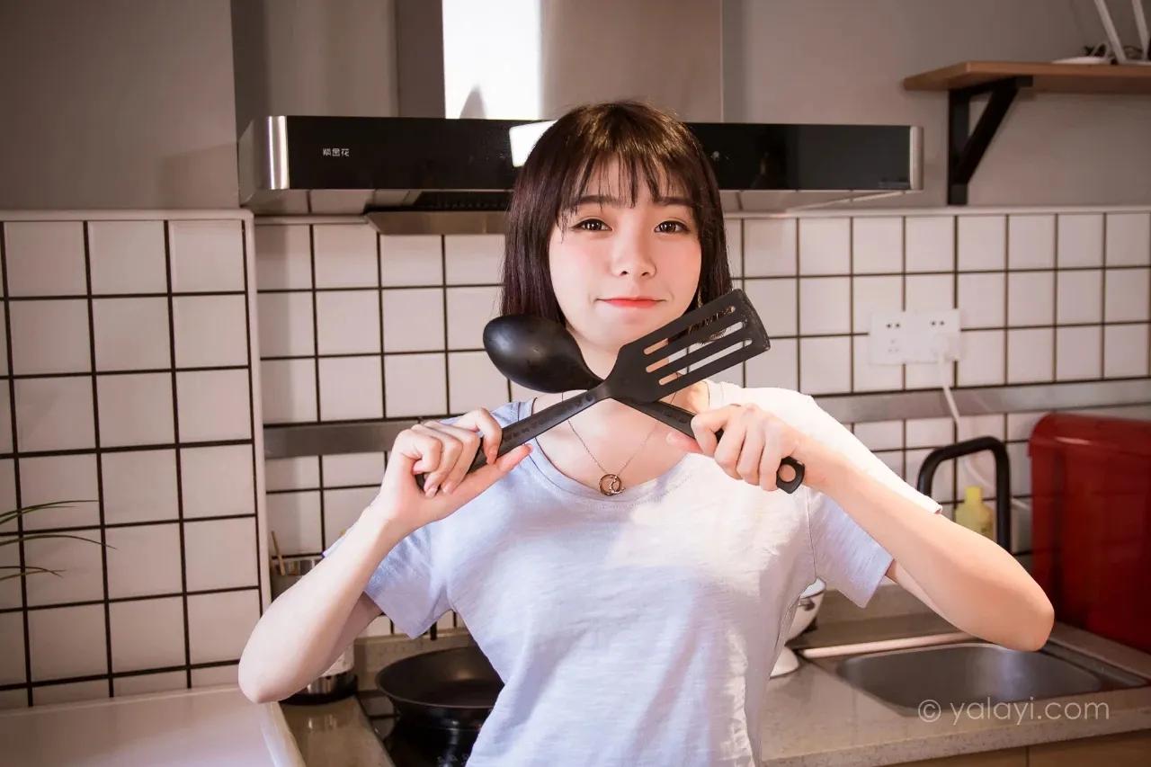 ​美女大学生兼职模特的故事