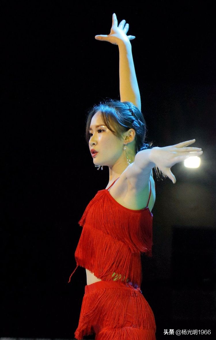 施秉一中：唱响青春   舞动人生