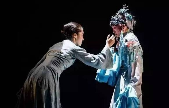 《青衣》:奔月的筱燕秋,人生如戏,碧海青天夜夜心