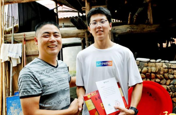 “寒门出贵子”，山西4名贫困生考上清华大学，分别优惠30至50分