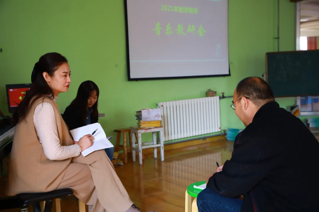 壽光圣城中學(xué)初中部:視導(dǎo)領(lǐng)航助成長(圖28) 壽光圣城中學(xué)初中部:視導(dǎo)領(lǐng)航助成長(圖28)