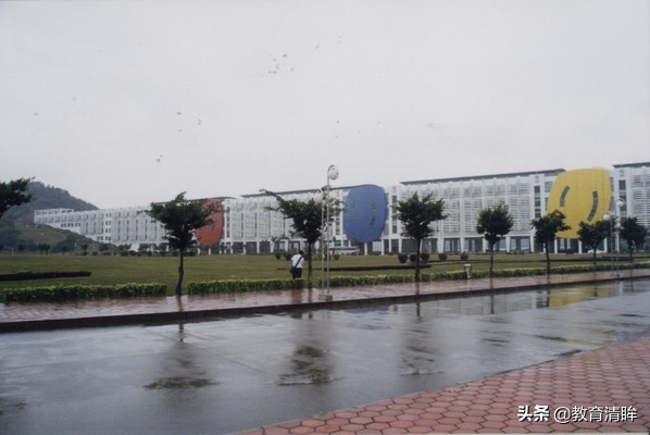 名校校区最“扎堆”的城市，人口只有一百多万，还是一个地级市