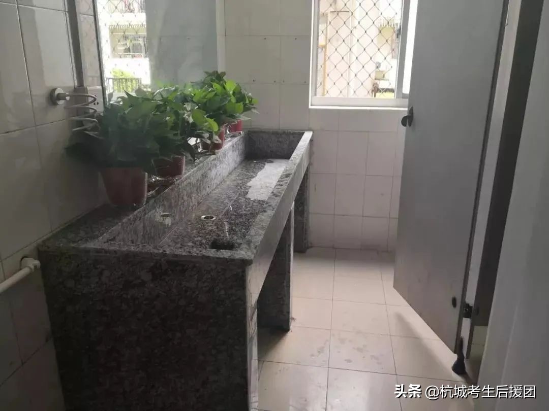 浙江高校宿舍条件大揭秘！住得比家里还好？