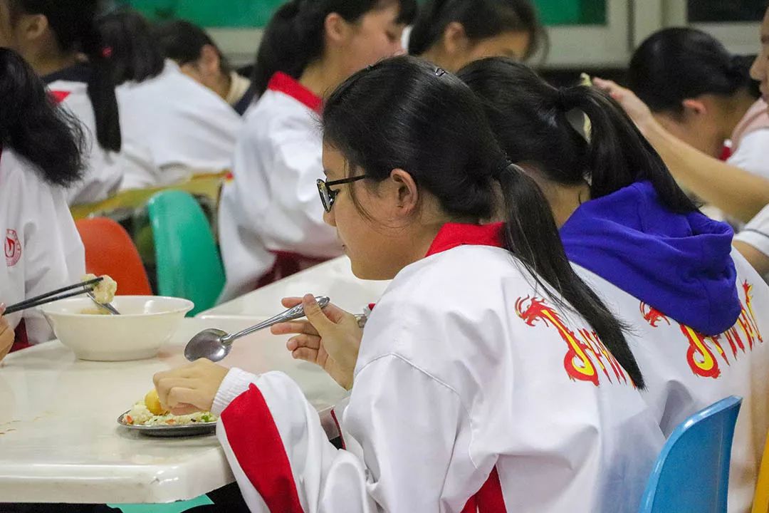 愿你出走半生，归来仍是少年