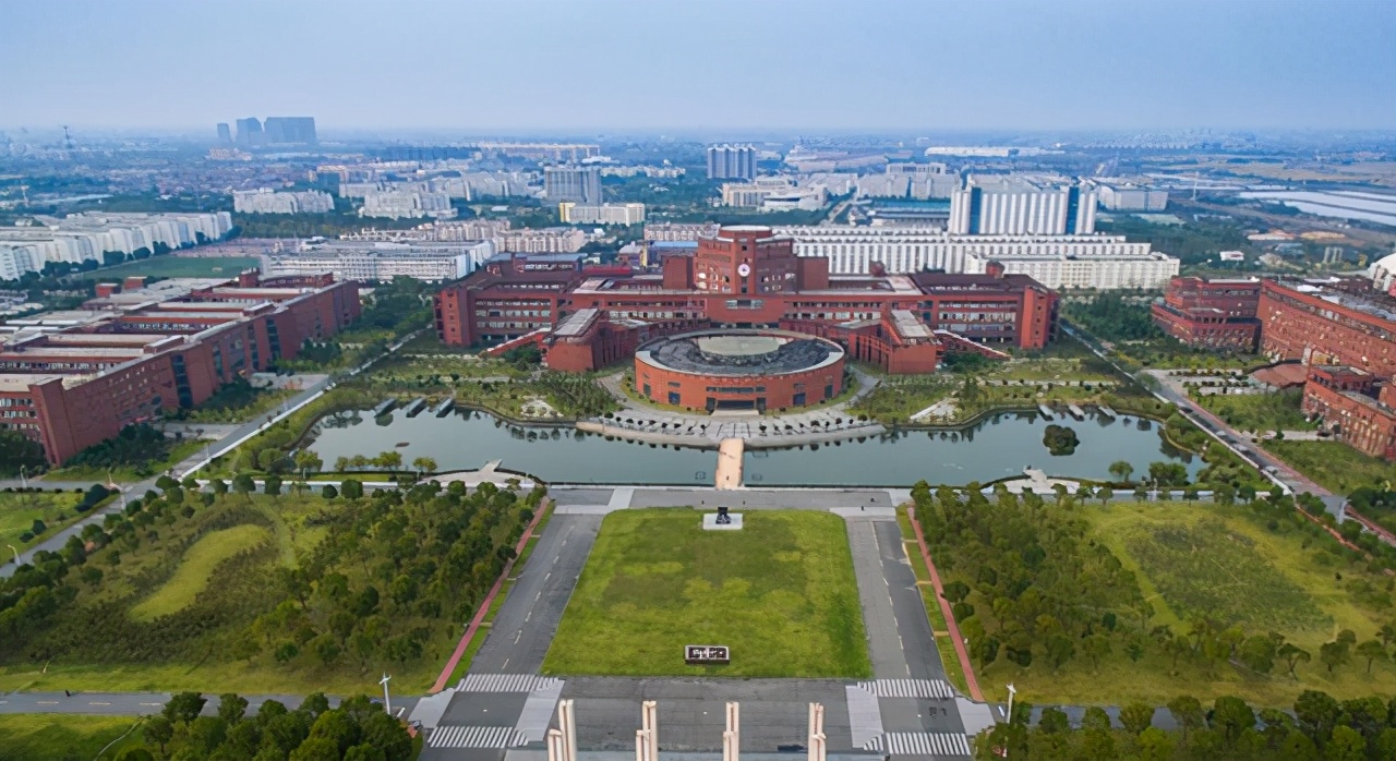 江西省录取分较高的5所大学，南大投档分611，江财投档分588