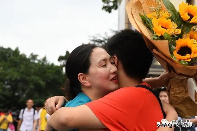 ​绵阳700分+牛人全省1/5，600分+优生全省1/3！高考照耀绵阳奋斗