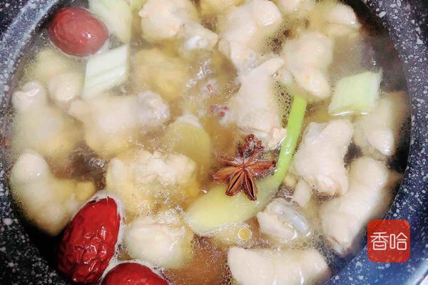 它被誉为“千果之王”，蛋白质是苹果的21倍，9月吃正当季