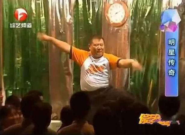 初中生14岁当保安，15岁做服务员，遇郭德纲挣10亿票房